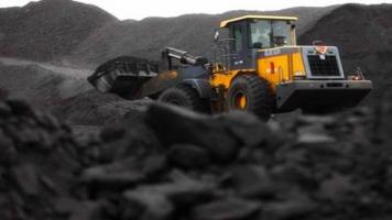 國(guó)家發(fā)改委等相關(guān)管理部門召開會(huì)議，研究部署平抑煤價(jià)上漲