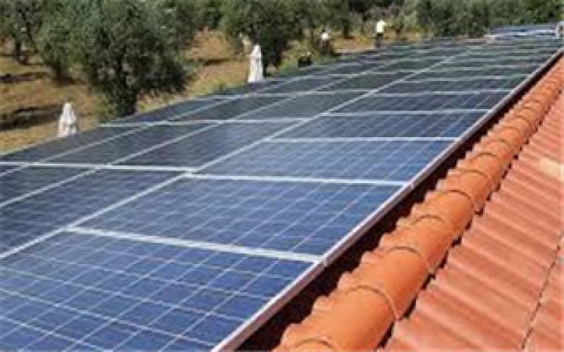 龍?jiān)措娏ι轿饔矣窨h光伏扶貧項(xiàng)目并網(wǎng)發(fā)電