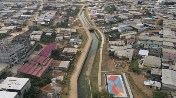 科特迪瓦阿波波雨水排放工程完成臨時(shí)驗(yàn)收