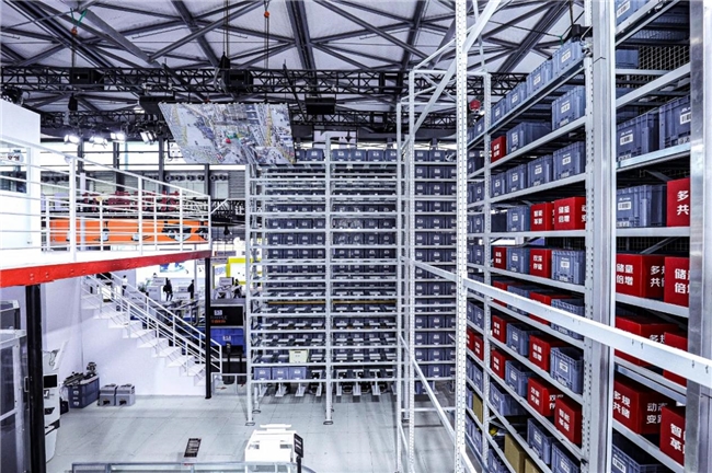 首次亮相!京東物流機器人軍團再迎3位新成員!