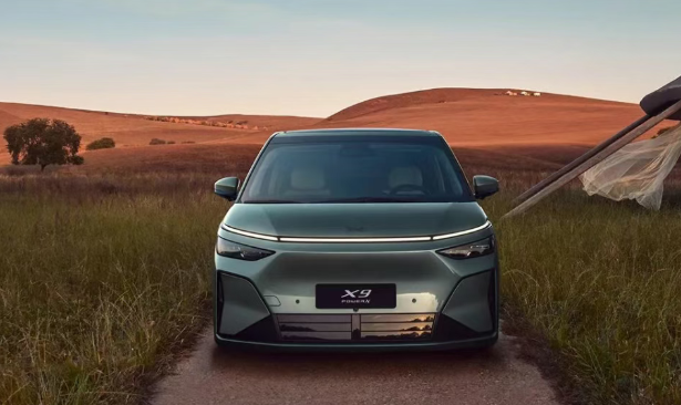 小鵬汽車發(fā)布鯤鵬超級(jí)增程技術(shù)并開啟X9車型預(yù)售